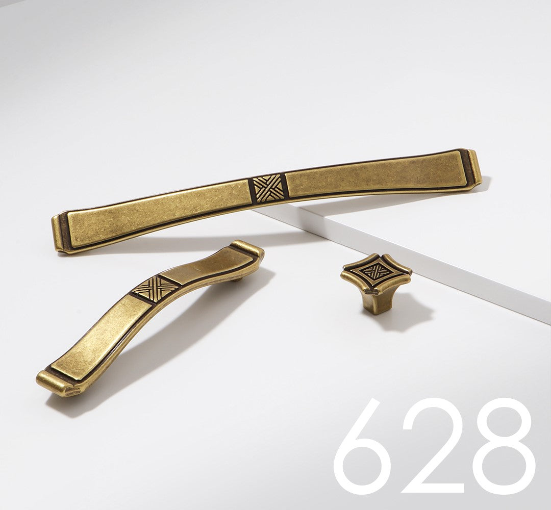 Elegant Vintage Cabinet Handles – Antique Brass