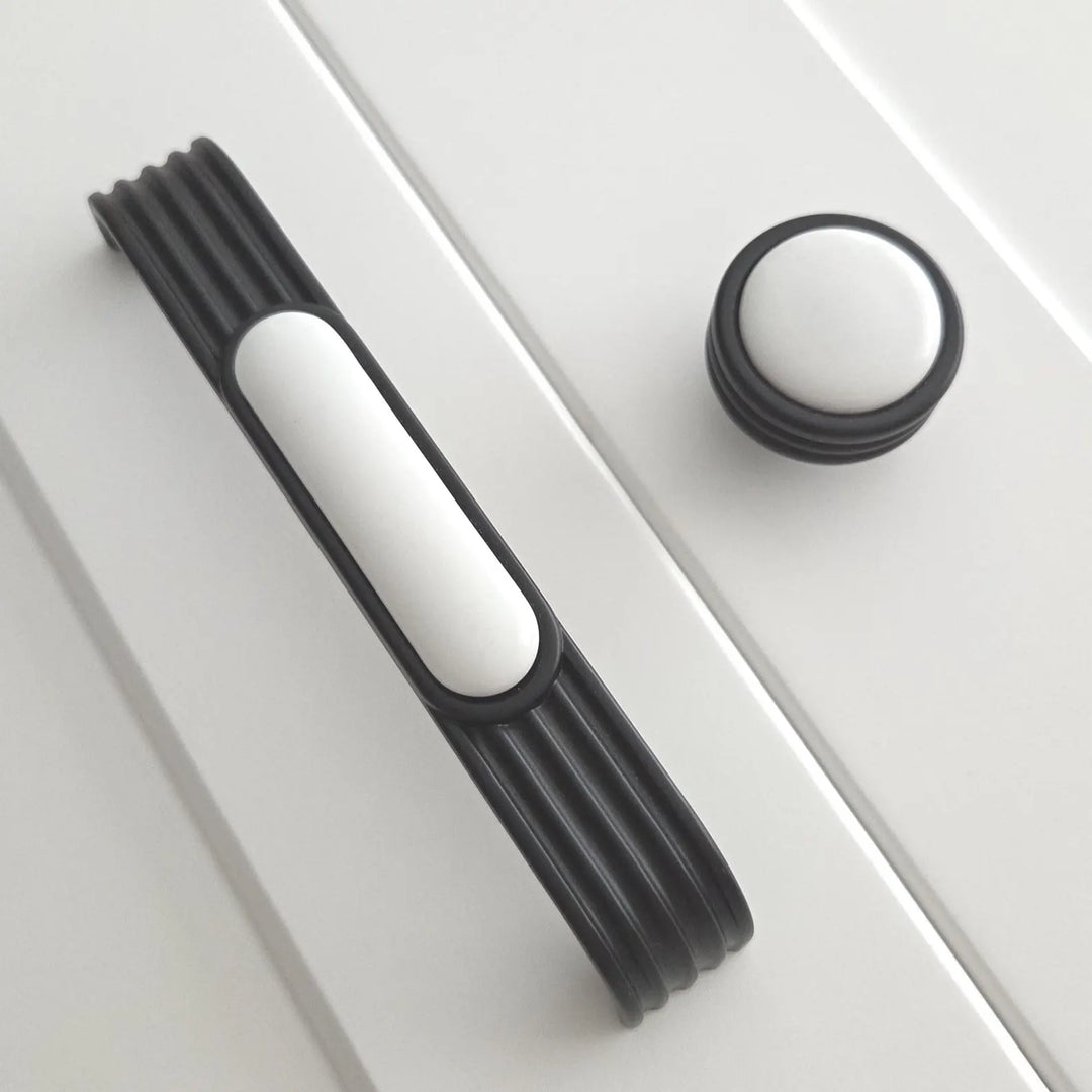 Round Art Deco Black & White Ceramic Cabinet Knob | HH030