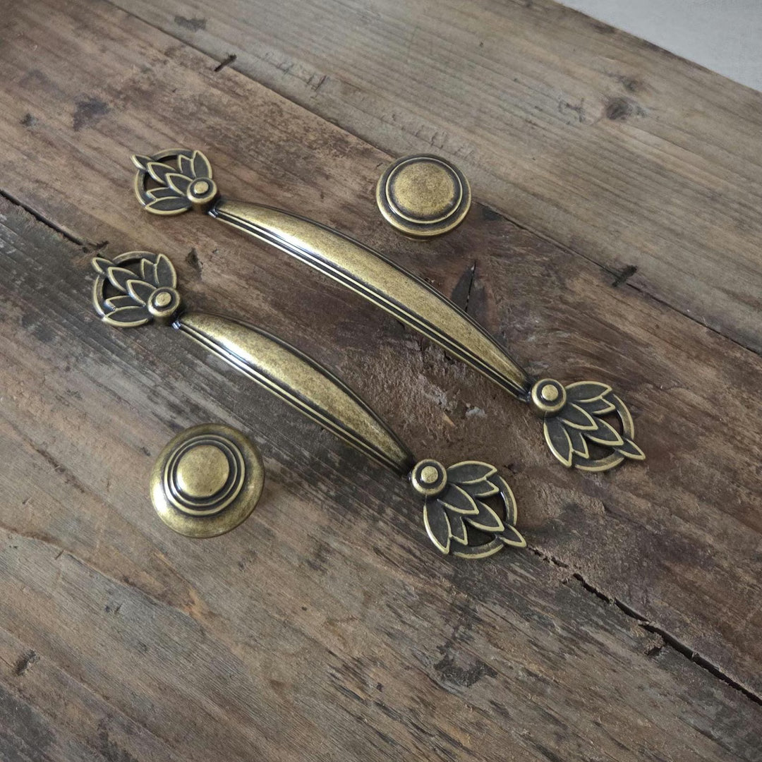 Round Cabinet Knob – Victorian Antique Brass with Vintage Patina | HH119